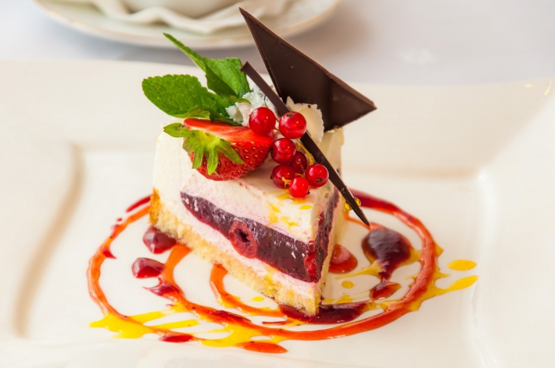 boulangerie-MOUANS SARTOUX-min_the_cake_dessert_eating_bun_colorful_sweet_dish_taste_cake_with_cream-941034